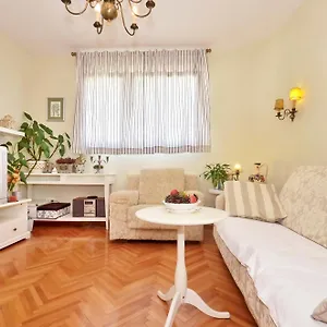  Apartment Zoran