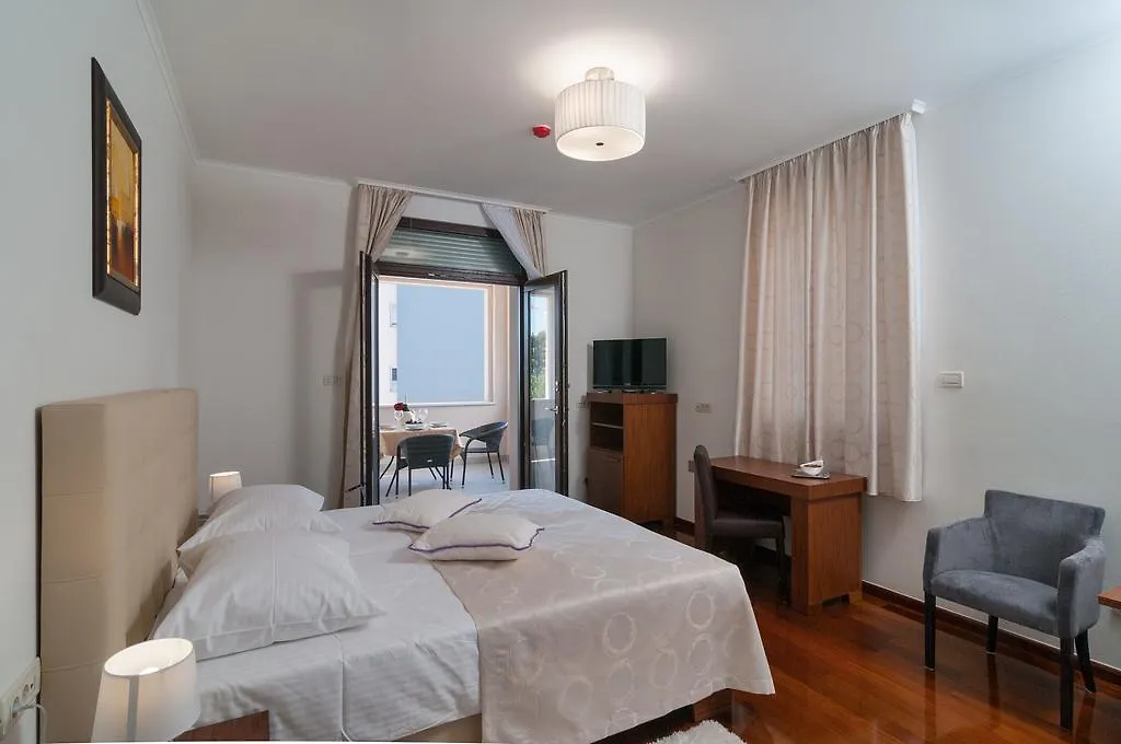 Guest house Luxury Rooms Near The Beach Split